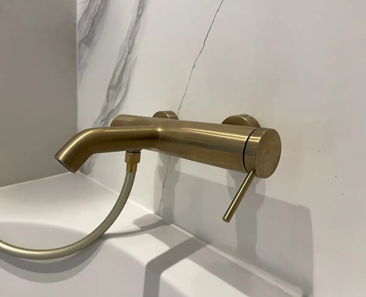 Detail — Nijeveen Boven – Gouden Badkraan in Nijeveen