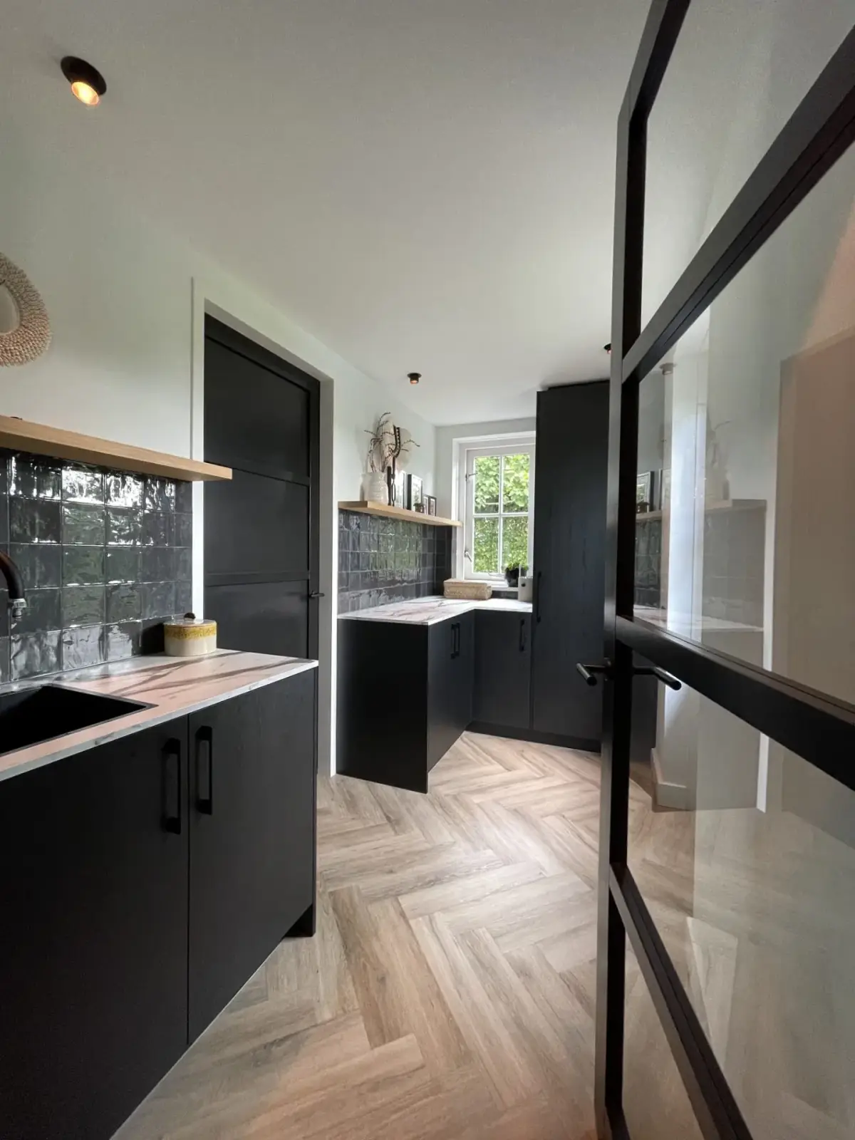 Villa Kampen — Bijkeuken met Marmer & Zellige — Kampen