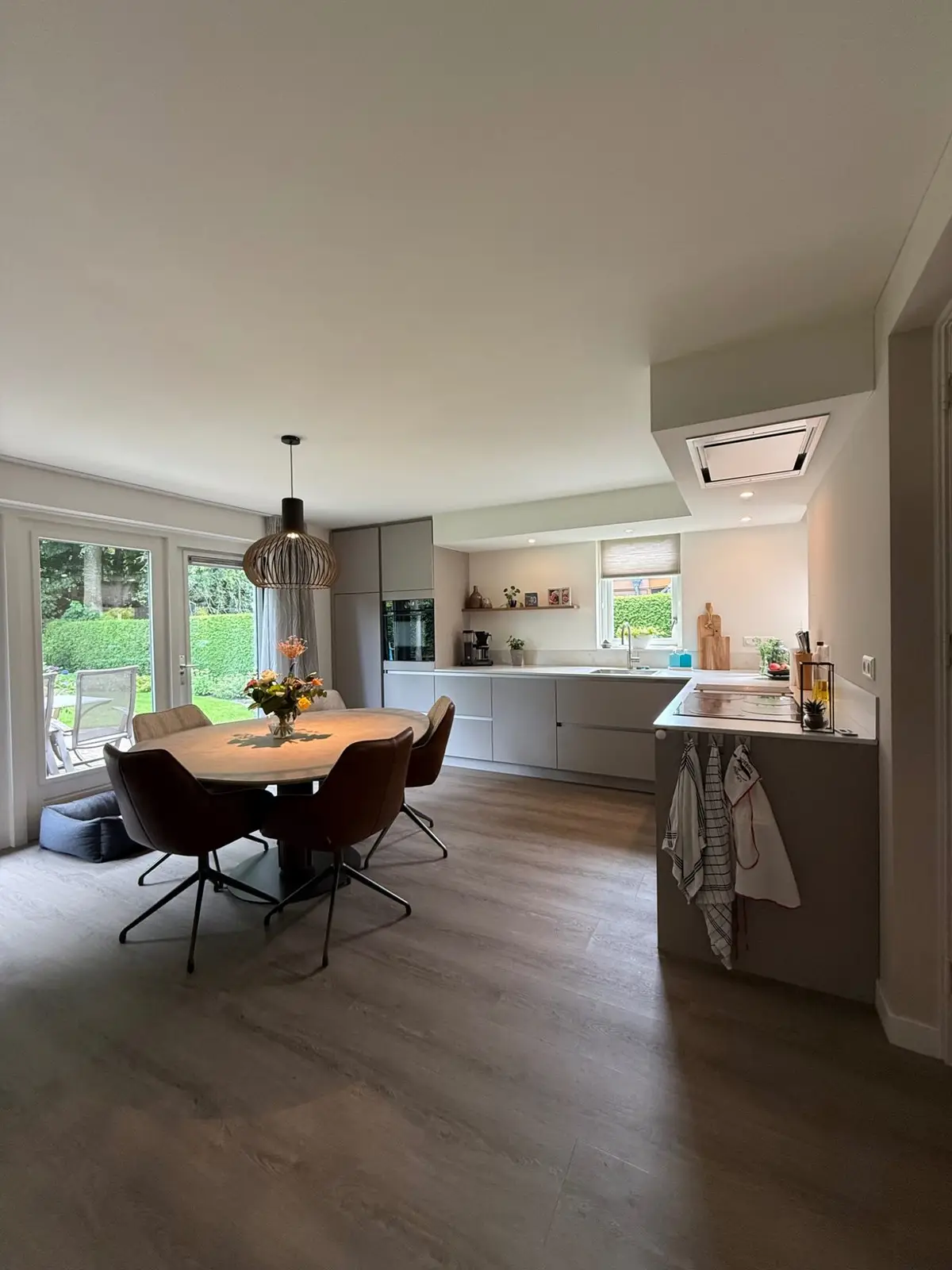 Sfeer — Nieuwleusen – Zichtlijn Woonkamer naar Woonkeuken in Nieuwleusen