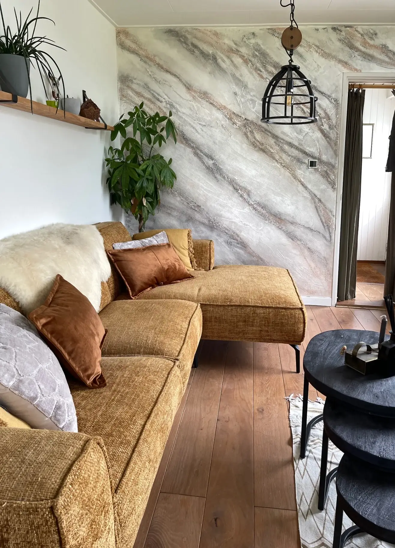 Woonkamer Nieuwleusen — Gespleten Rots Signature Wall — Woonkamer Nieuwleusen – Gespleten Rots