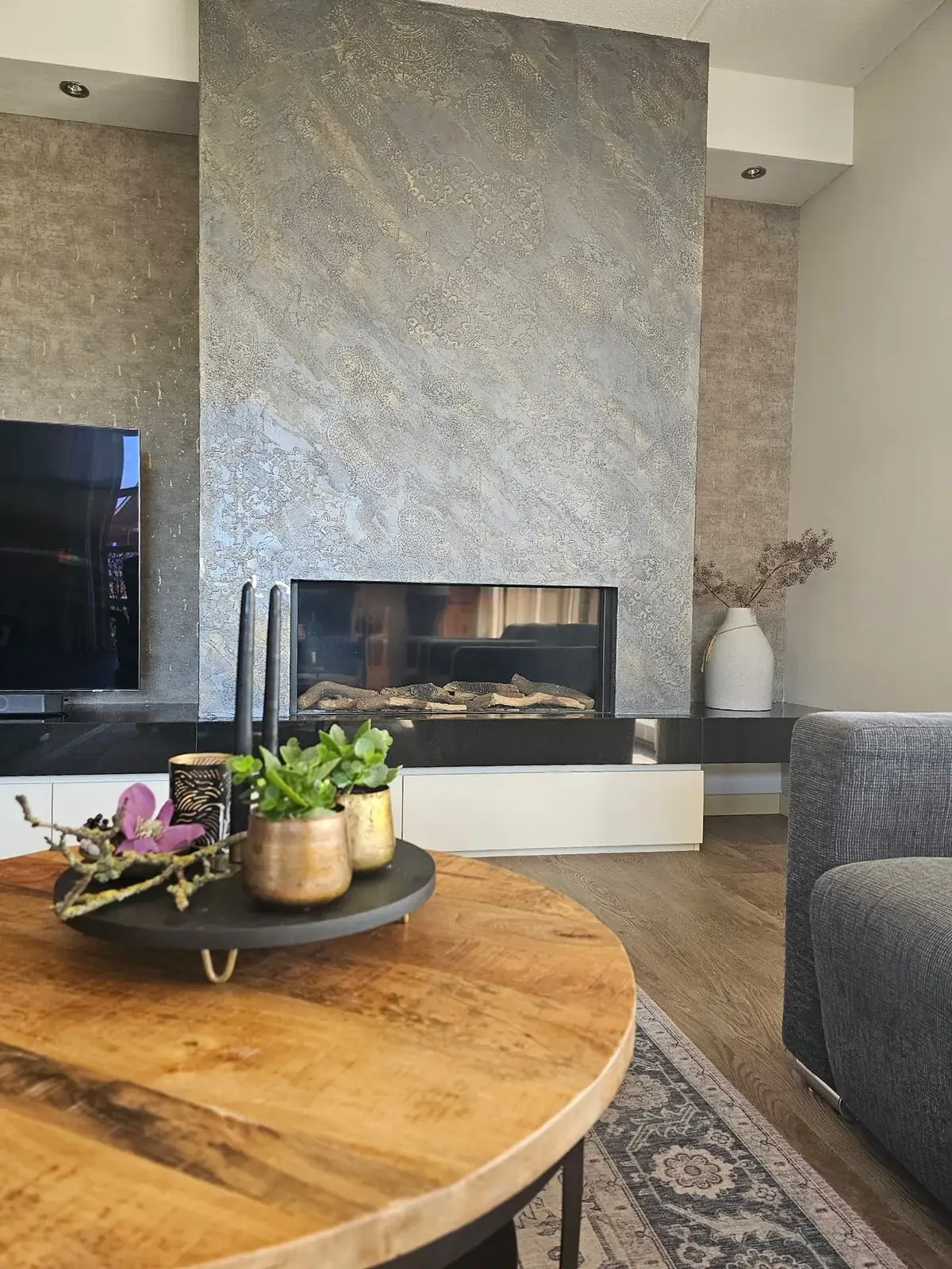 Woonkamer · sfeer — Nieuwleusen – Leefruimte met Schouw in Nieuwleusen