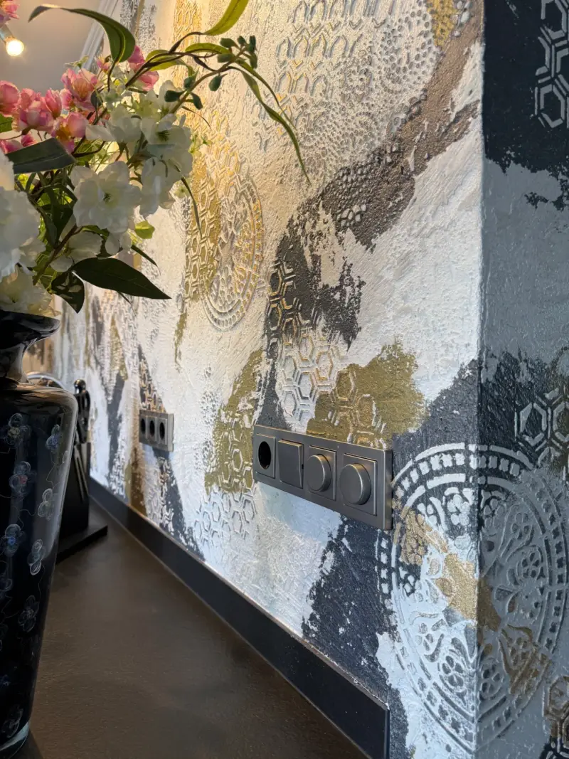 Stencilart Emmen — Decoratief Stucwerk met Bladgoud — Emmen