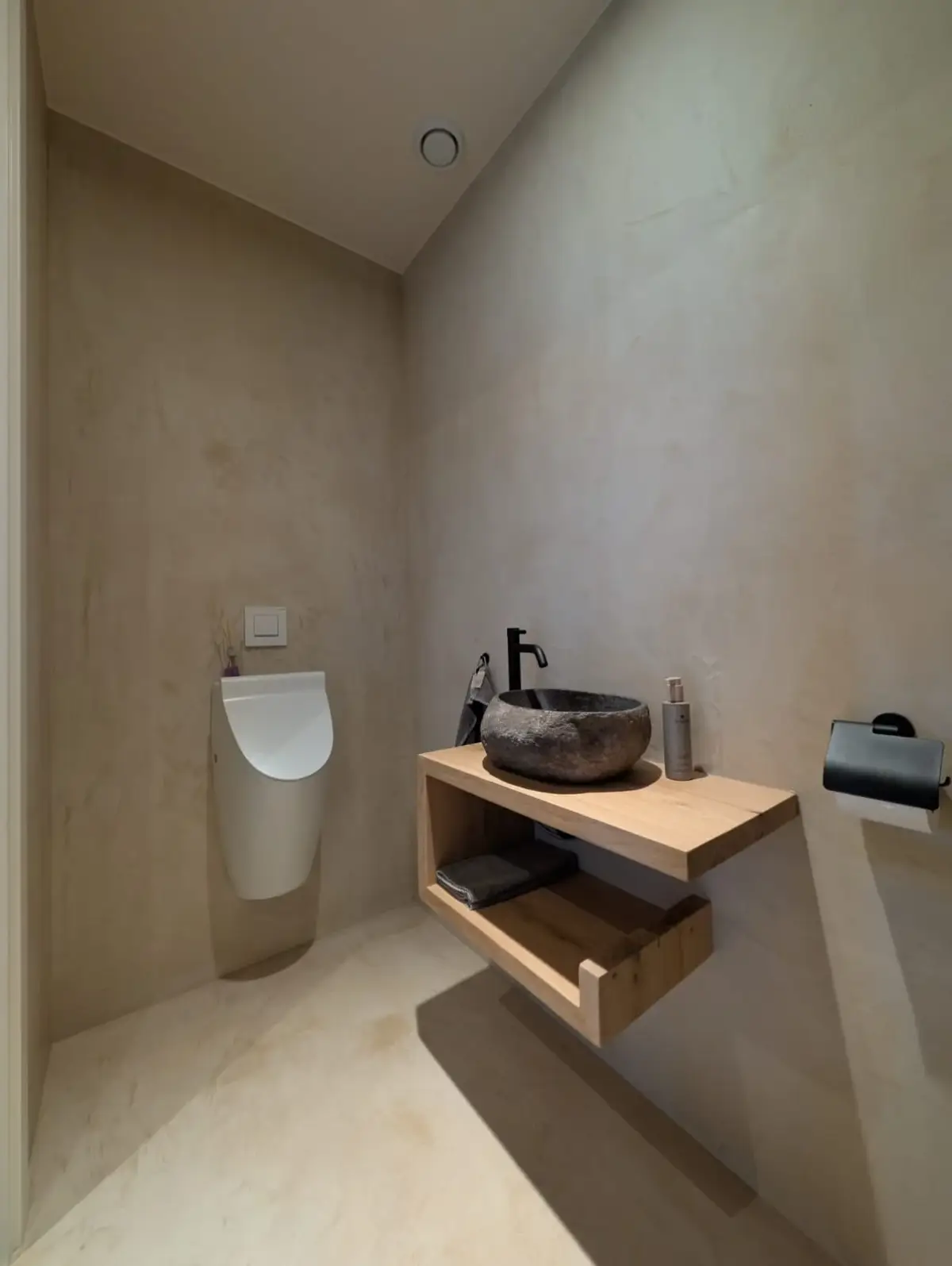 Toilet · sfeer — Dalfsen Toilet – Urinoir & Wastafel in Dalfsen